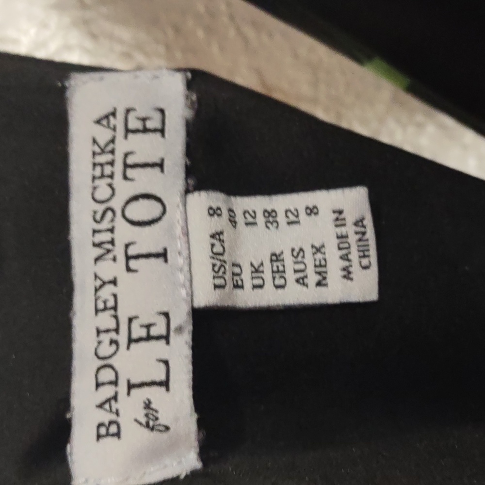 BADGLEY MISCHKA DRESS. - Picture 11 of 16